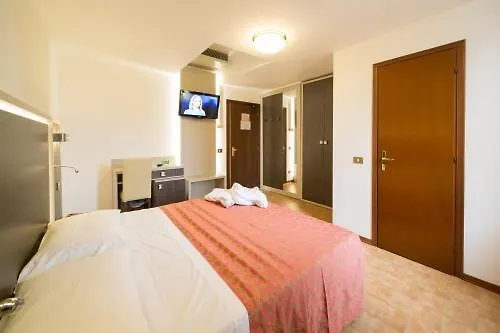 Отель Carancini 3*