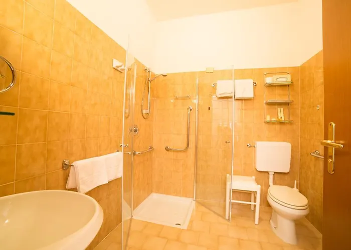 Отель Carancini 3*